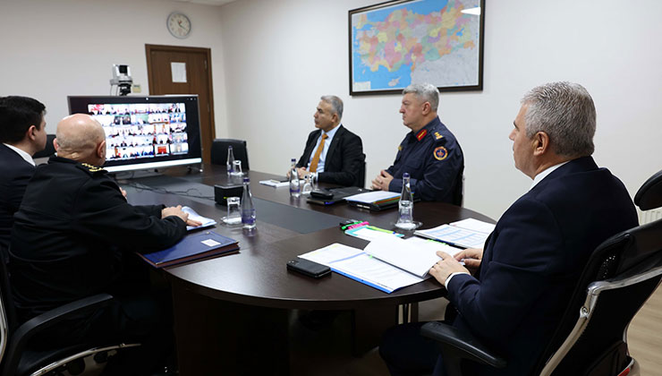 Vali Akın kaymakamlarla hizmetleri istişare etti