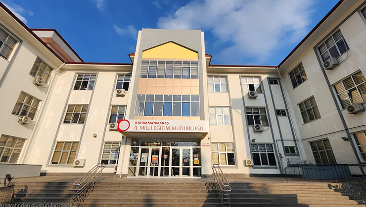 Yapay zekayla kız arkadaşlarının müstehcen fotoğraflarını oluşturan 2 liseli tutuklandı