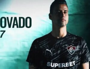 45 yaşında sözleşme yeniledi