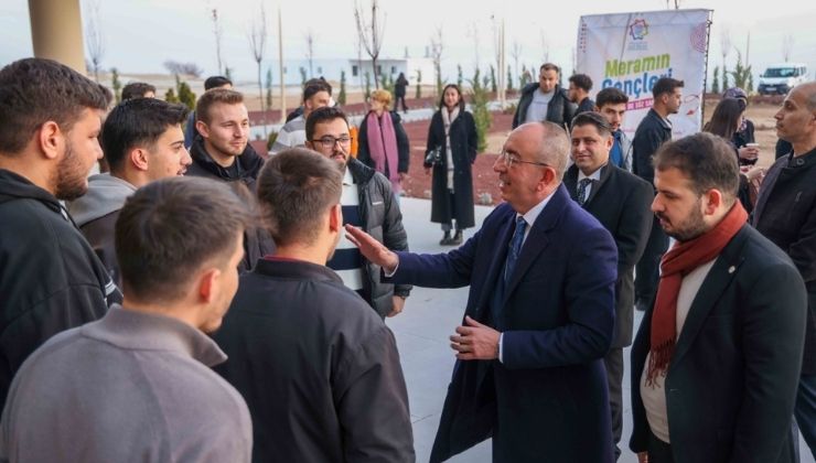 Başkan Kavuş’tan gençlere çorba ikramı