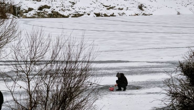 Bulumya Göleti buz tuttu
