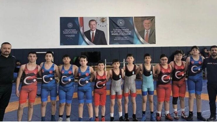 Akşehirli güreşçiler, Konya’dan madalyalarla döndü