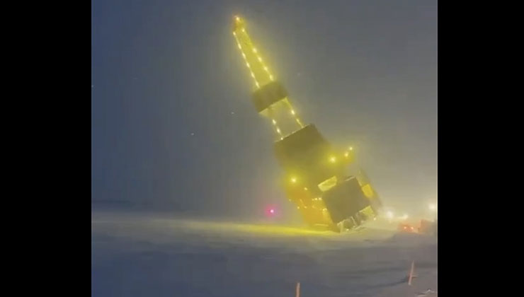 Alaska’nın North Slope bölgesinde petrol sondaj platformu devrildi