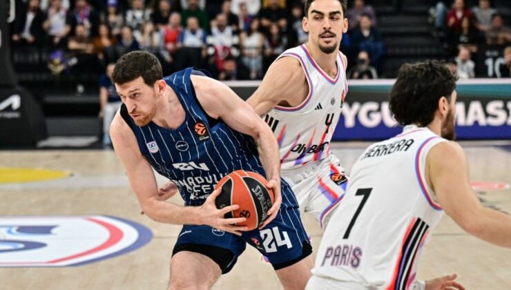 Anadolu Efes, İtalya deplasmanında