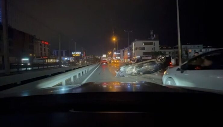Avcılar’da otomobilin 3 araca çarpıp ters dönmesi araç kamerasınca kaydedildi