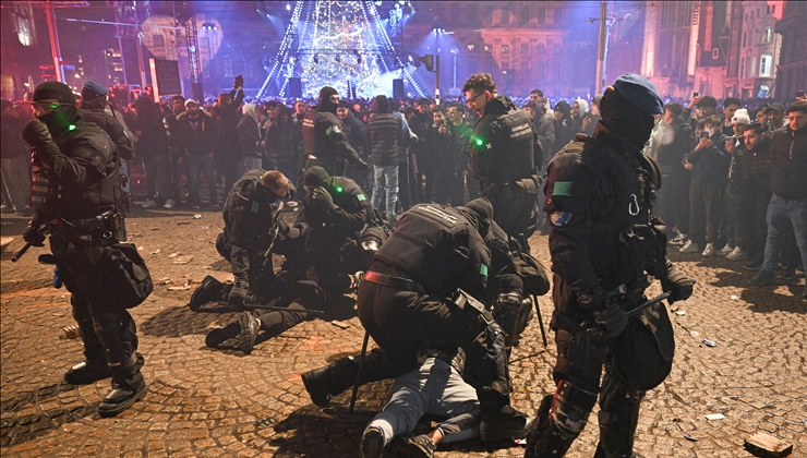 Avrupa’da yılbaşı kutlamaları sırasındaki kazalarda ve şiddet olaylarında çok sayıda kişi öldü