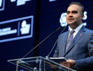 Bakan Kacır, araştırmacı ve öğrencilere verilen burs desteklerinin artırıldığını açıkladı