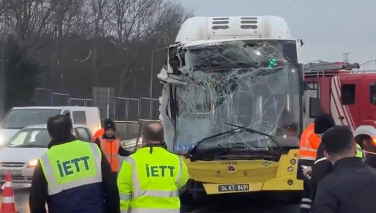 Başakşehir’de 3 İETT otobüsünün çarpıştığı kazada 5 kişi yaralandı
