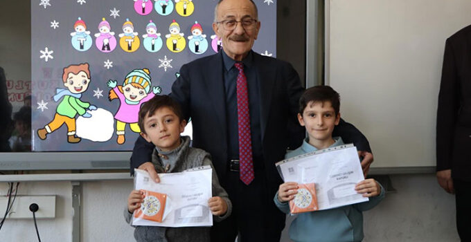 Başkan Bayındır öğrencileri yalnız bırakmadı