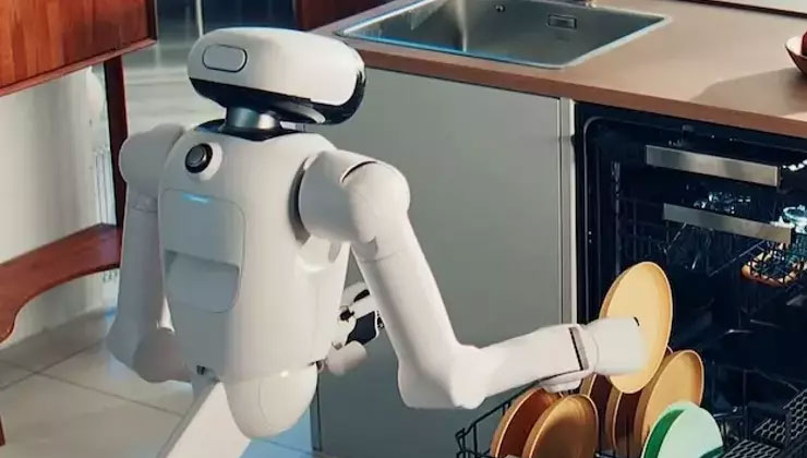 Çamaşır, bulaşık yıkayan, yemek yapabilen ev robotu tanıtıldı