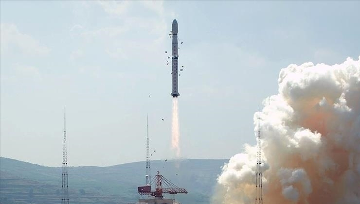 Çin, “Guovang” ağının parçasını oluşturacak internet uydularının 19. grubunu fırlattı