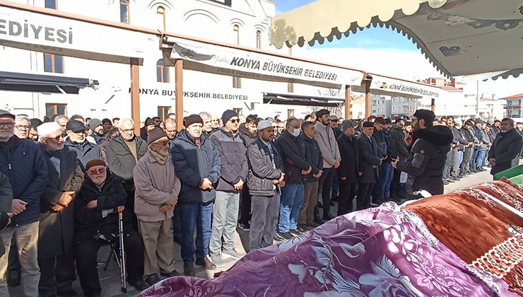 Gazeteci Mustafa Güden’in annesi defnedildi