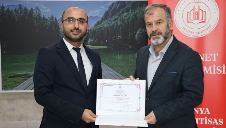 İl Müftüsü Prof. Dr. Öge, mezuniyet heyecanına ortak oldu