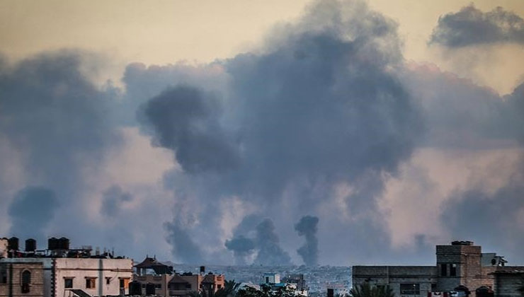 İsrail, ateşkese rağmen Gazze’nin farklı bölgelerini bombalamayı sürdürdü