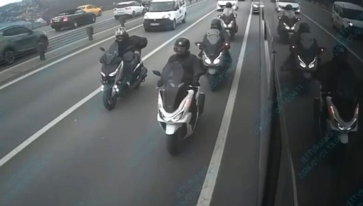 İstanbul’da rüzgarda köprüde ilerlemekte zorlanan motosiklet sürücülerine metrobüsler siper oldu