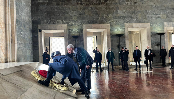 İYİ Parti’den, Anıtkabir’e ziyaret