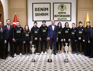 Judocular 2025’te kazandıkları kupaları Başkan Altay’a takdim etti