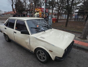 Karaman’da bir sürücünün park halindeki otomobiline aracıyla çarparak kaçtı