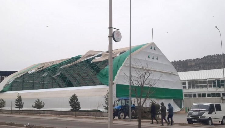 Konya Bozkır’da fırtına maddi hasar verdi