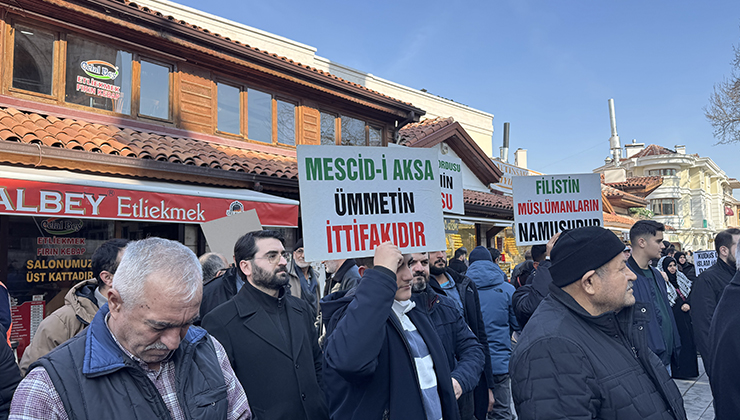 Konya’da bir grup Kudüs ve Gazze’ye destek için bir araya geldi