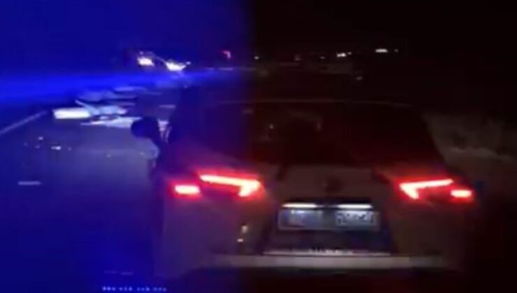 Konya’da çuval yüklü tırdan yola saçılan yükler trafiği aksattı