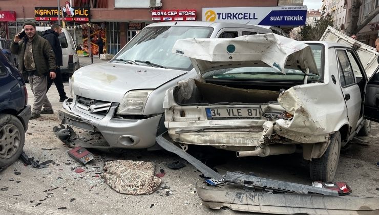 Konya’da kamyonet kırmızı ışıkta bekleyen araçlara daldı: 2 yaralı