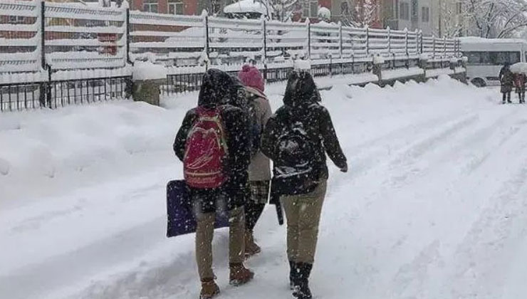 Konya’da kar engeli bu ilçede eğitimi durdurdu