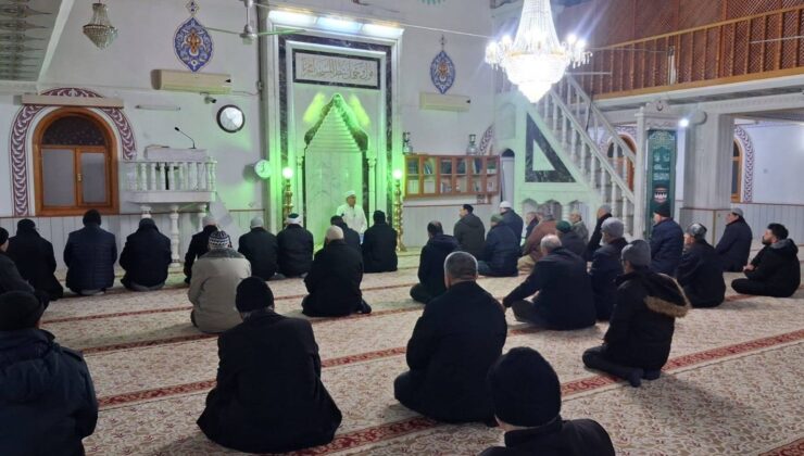 Konyalılar Peygamber Efendimizin 1500. doğım yılı etkinlikleri için sabah namazında buluşuyor