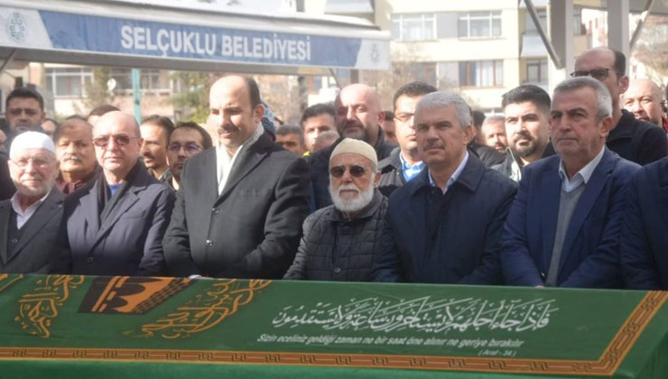 Konya’nın asırlık çınarı dualarla defnedildi