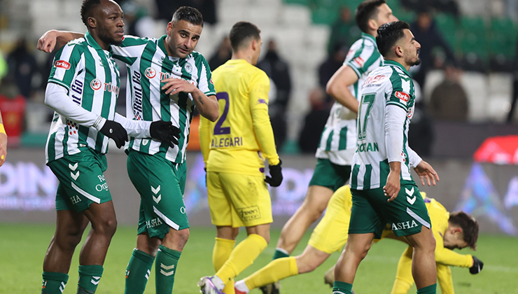 Konyaspor evinde galibiyeti unuttu!