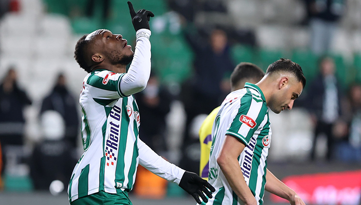 Konyasporlu Muleka: İlk yarıda maçı bitirmeliydik