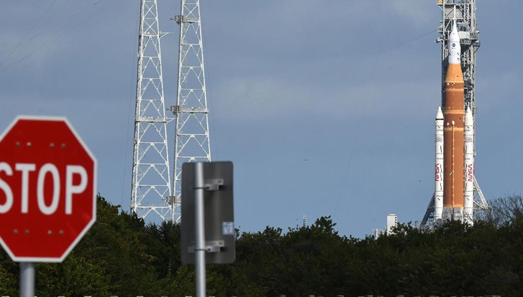 NASA, Ay’a dönüş programı “Artemis”in fırlatılışını dondurucu soğuklar nedeniyle erteledi