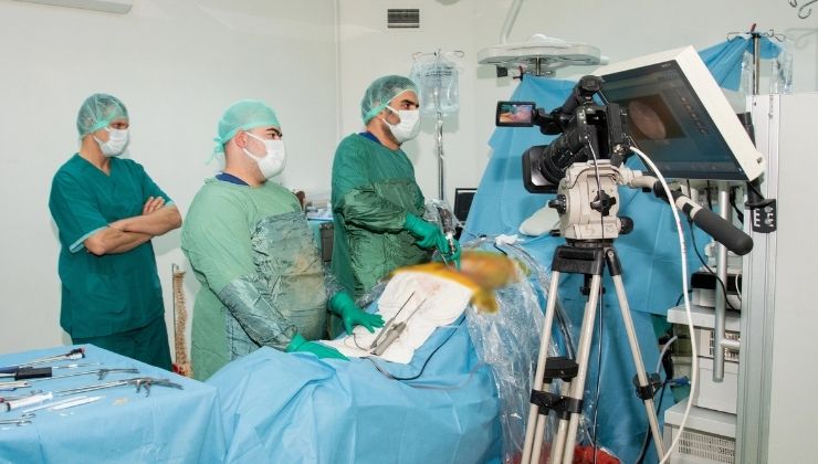 Omurga cerrahisinin önde gelen isimleri, Selçuk Üniversitesinde buluştu