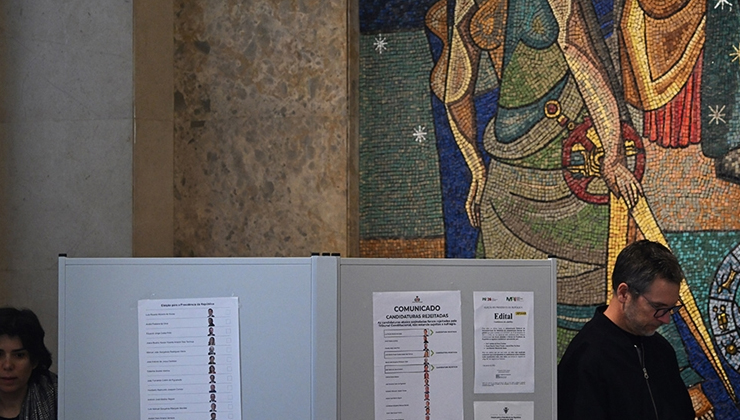 Portekiz’de, 40 yıl aradan sonra cumhurbaşkanı, seçimin ikinci turunda belli olacak