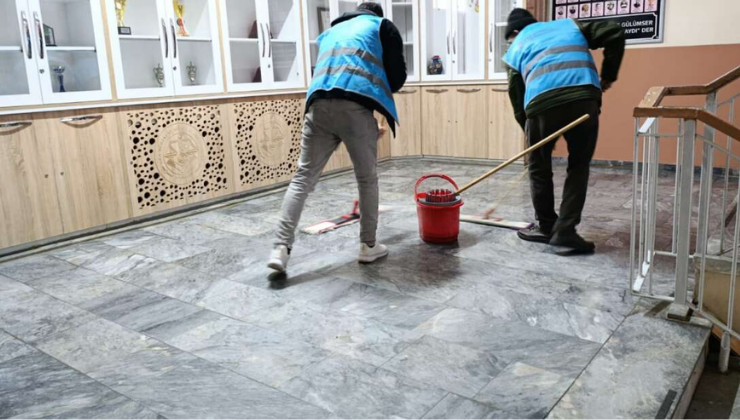 Seydişehir’de denetimli serbestlik yükümlüleri okul temizliği yaptı