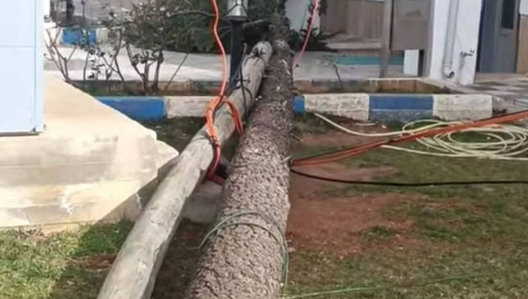 Şiddetli fırtına Konya’nın ilçesinde maddi hasar oluşturdu