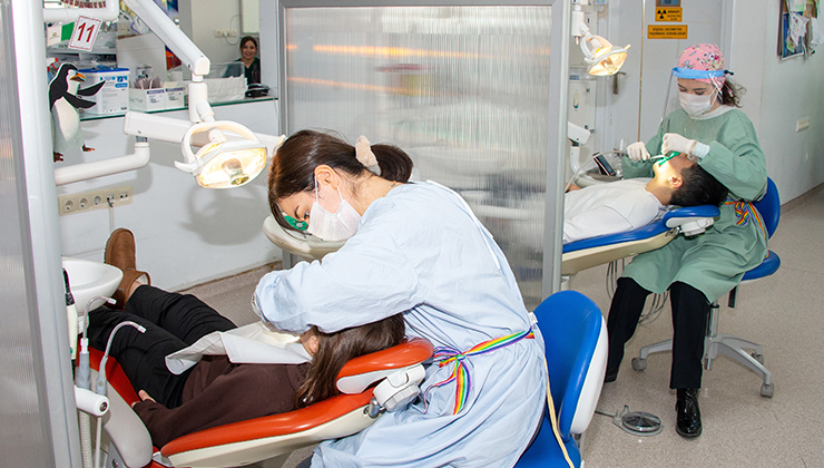 SÜ Diş Hekimliği Fakültesinde ilk muayeneler randevusuz yapılıyor