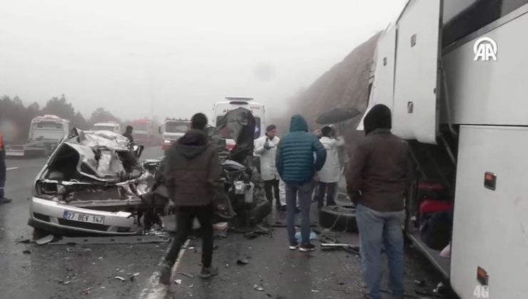TAG Otoyolu’nda zincirleme trafik kazasında 2 kişi hayatını kaybetti, 10 kişi yaralandı