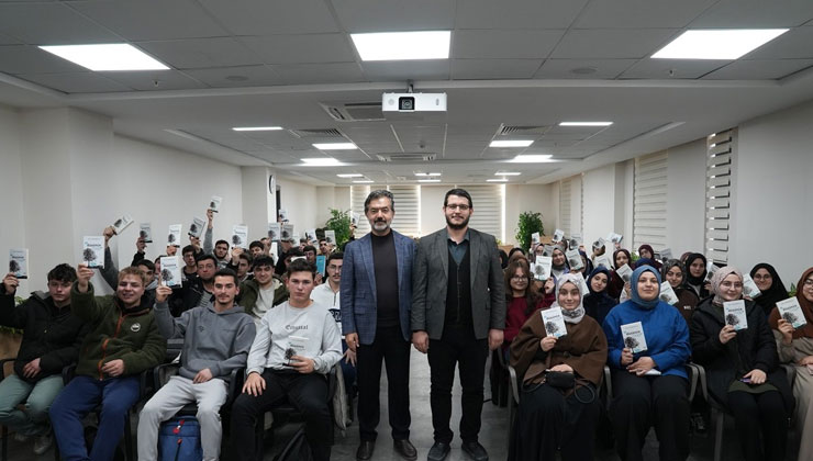 Ünlü yazar Konya’da LİMA öğrencileriyle bir araya geldi