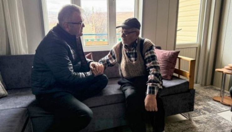 Ustaoğlu, yangında evi zarar gören aileyi yalnız bırakmadı