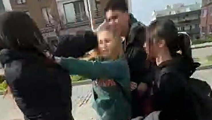 14 yaşındaki kız öğrencinin yaşıtı tarafından darbedildiği iddiası