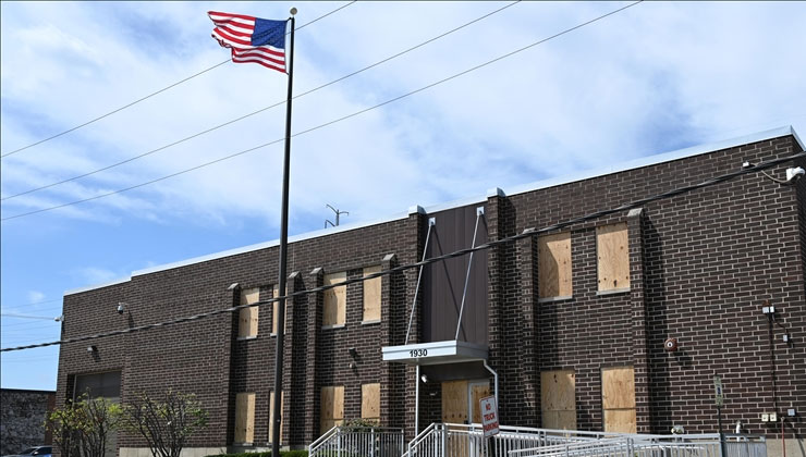 ABD’de göçmenlik merkezinde solunum sıkıntısı çeken bebek için ilaçlara erişimin engellendiği iddia edildi