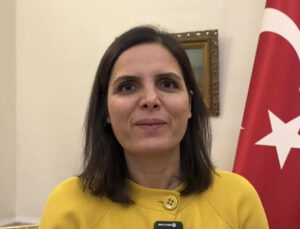 ABD’deki kariyerini bırakıp ülkesinde araştırmalarını sürdüren bilim kadınının en büyük motivasyonu gençler