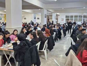 Akörenli üniversiteliler iftarda buluştu