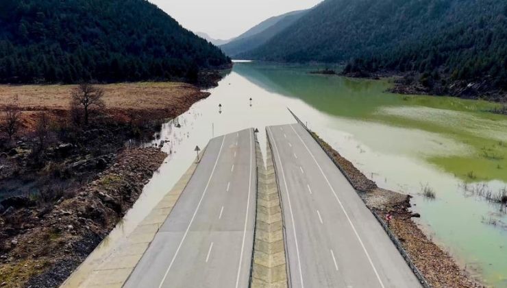 Antalya-Konya Kara yolunda sular henüz çekilmedi