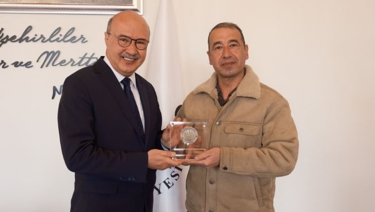 Başkan Köksal, Akşehirli Astsubay Ertan Üstündağ’ı makamında ağırladı