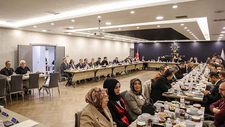 Başkan Özgökçen, iftarda Koyalı başkanları ağırladı