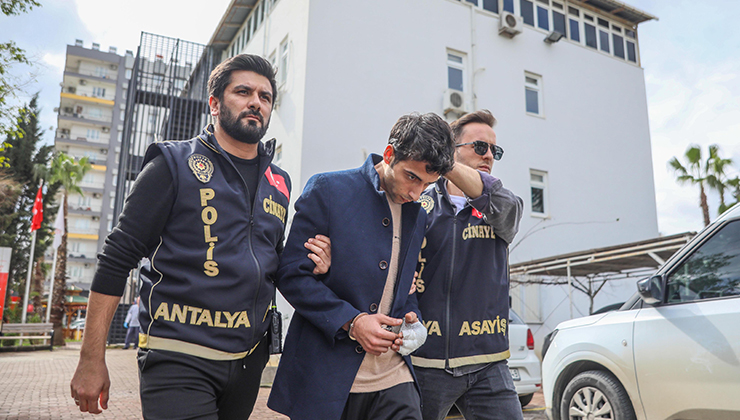 Cinayetten sonra delil karartmak için cep telefonunu foseptiğe atmış