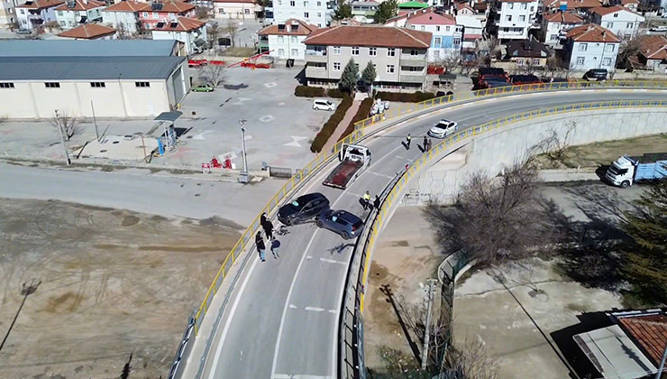 Karaman’da cip ile otomobil kafa kafaya çarpıştı: 6 yaralı