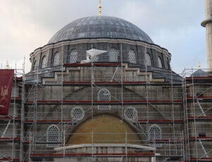 Fransa’da Eyüp Sultan Camisi’ne gelen tehdit telefonlarıyla ilgili soruşturma açıldı